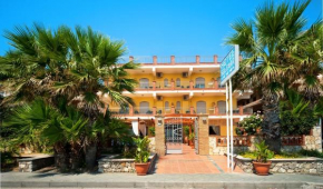  Hotel Solemar  Сант'алессио-Сикуло